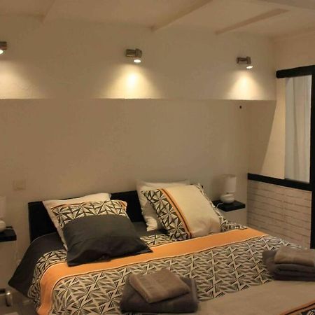 Appartement Intra-Muros Bien Situe Et Agreable A Proximite Des Theatres Avignon Extérieur photo