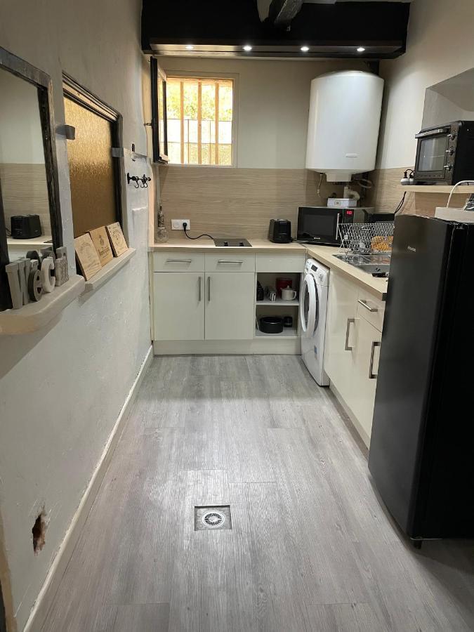 Appartement Intra-Muros Bien Situe Et Agreable A Proximite Des Theatres Avignon Extérieur photo