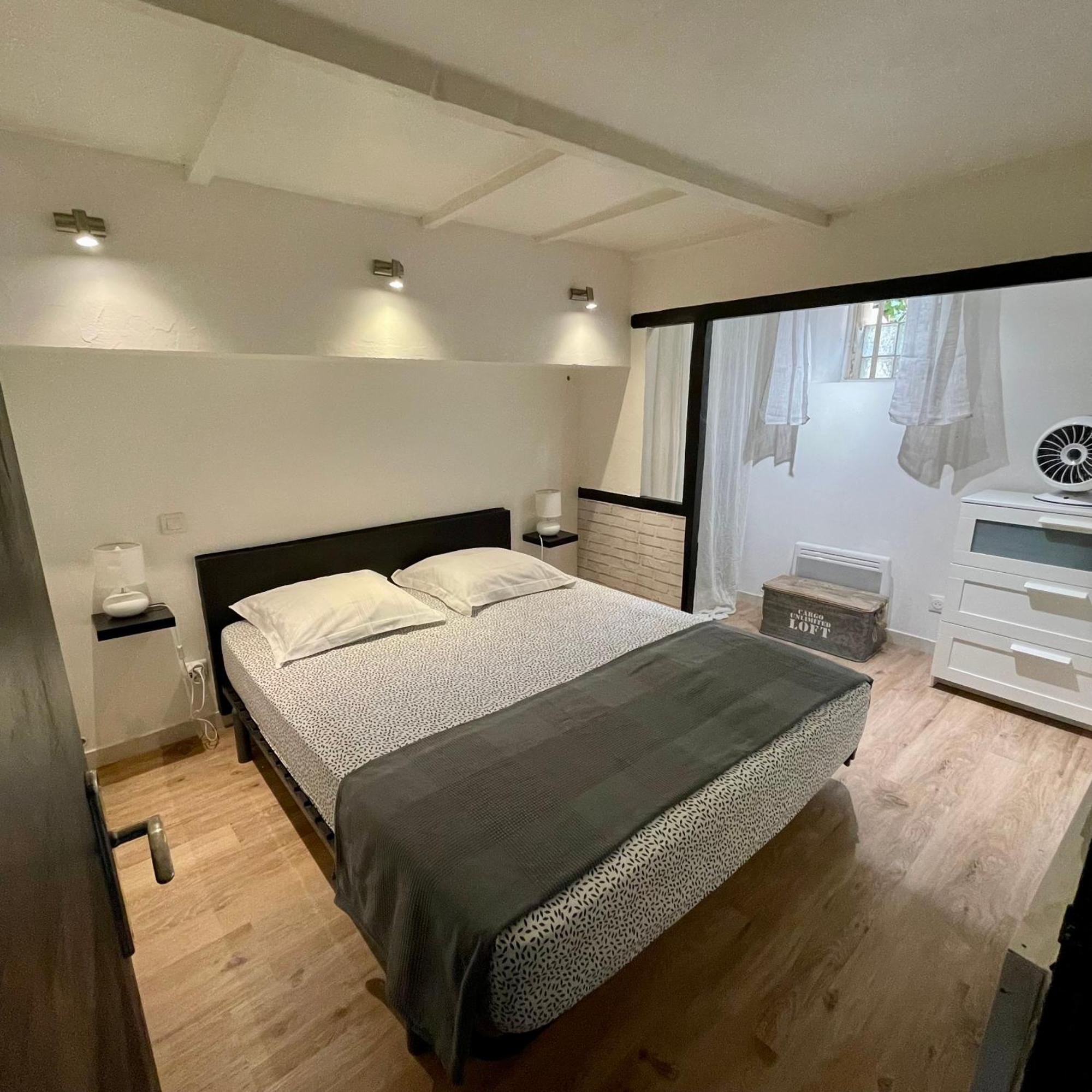 Appartement Intra-Muros Bien Situe Et Agreable A Proximite Des Theatres Avignon Extérieur photo